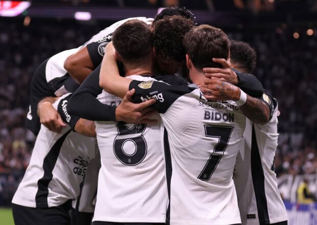 Corinthians derrota Peñarol para seguir 100% na Libertadores