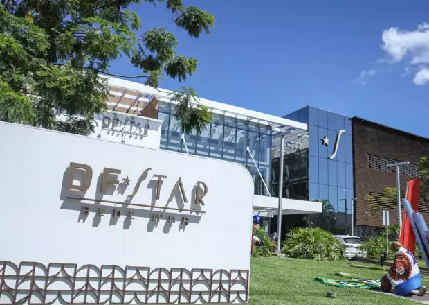 Bolsonaro apresenta boa evolução de cirurgia no ombro
