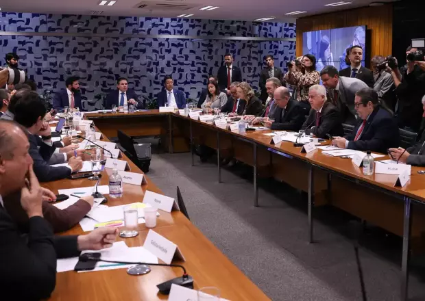 Câmara: governo retira urgência do fim da escala 6x1 e destrava pauta