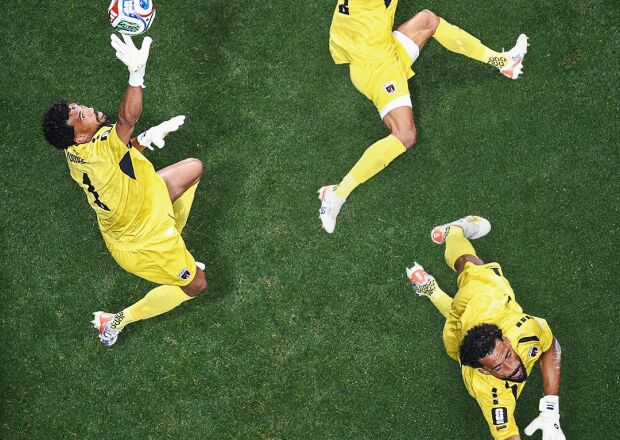 Goleiro Vozinha brilha contra a Espanha e vira destaque na Copa