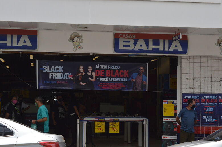 Lojistas de Suzano começam os preparativos para a Black Friday