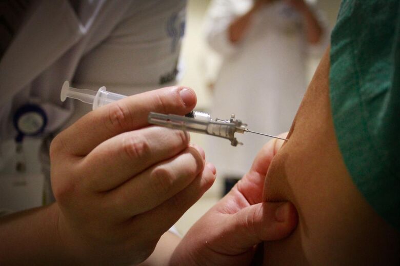 SP distribui 501 mil vacinas de Covid-19 da Fiocruz nesta segunda-feira