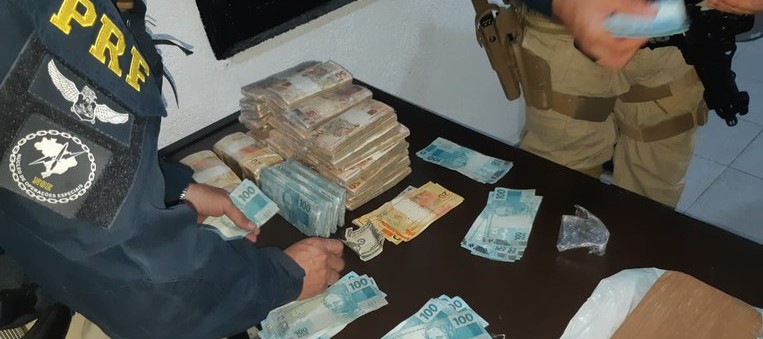 Polícia Rodoviária apreende mais de R$ 273 mil sem procedência em Arujá