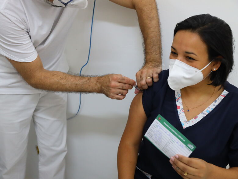 Mais de 800 profissionais da Saúde são vacinados contra a Covid-19 em Suzano