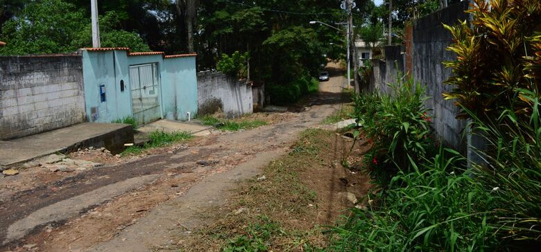 Condições de rua  na Chácara Ceres causam transtornos