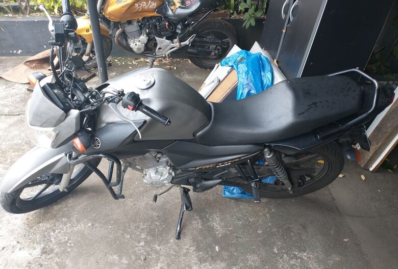 GCM apreende moto no Jardim Imperador