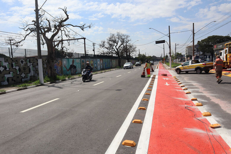 Com novo asfalto e revitalizada, avenida Brasil passa por vistoria