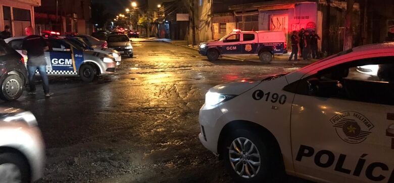 GCM de Itaquá fecha 12 estabelecimentos durante ação contra aglomerações