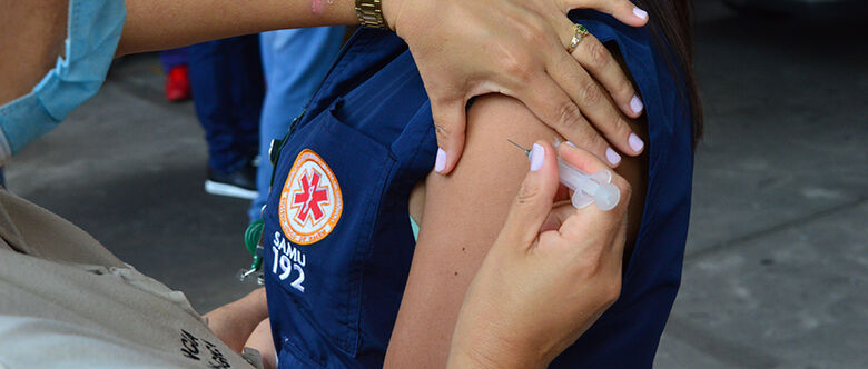 Suzano segue hoje com vacinação para trabalhadores da saúde