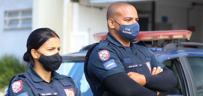 GCM recupera moto roubada e detém indivíduo por tráfico de drogas