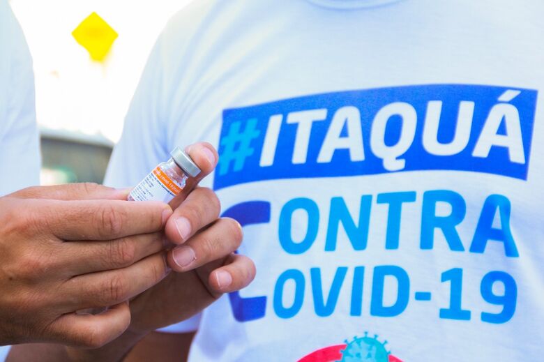 Idosos de 65 e 66 anos começam a ser vacinados contra a Covid-19 nesta sexta em Itaquá