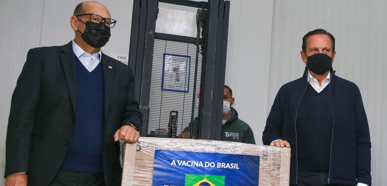 Governador João Doria acompanhou nesta sexta-feira (14) a entrega de mais 1,1 milhão de doses da vacina contra o coronavírus ao Programa Nacional de Imunizações (PNI)
