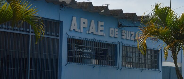 Apae promove campanha ‘Água Solidária no Farol’ para arrecadar fundos