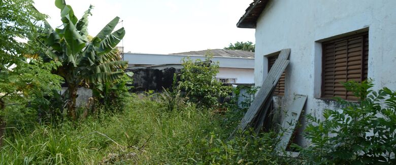 Moradores denunciam venda de terrenos do INSS no Sesc