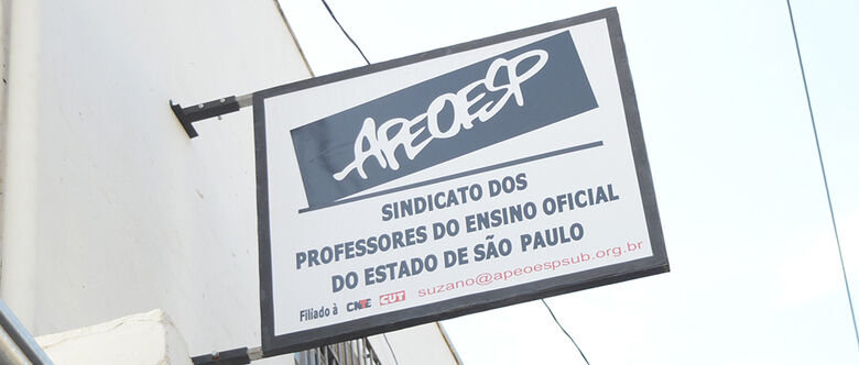 Apeoesp aponta aumenta na evasão e Secretaria de Educação busca ações