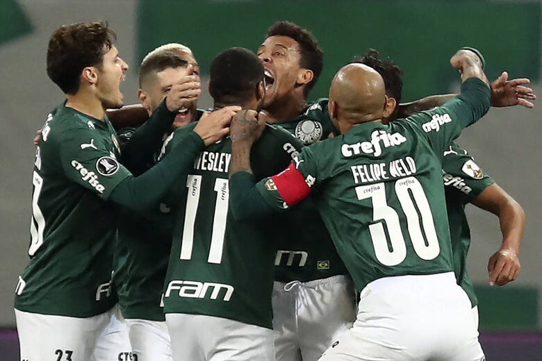 Palmeiras bate a Católica, avança às quartas e fará Choque-Rei na Libertadores