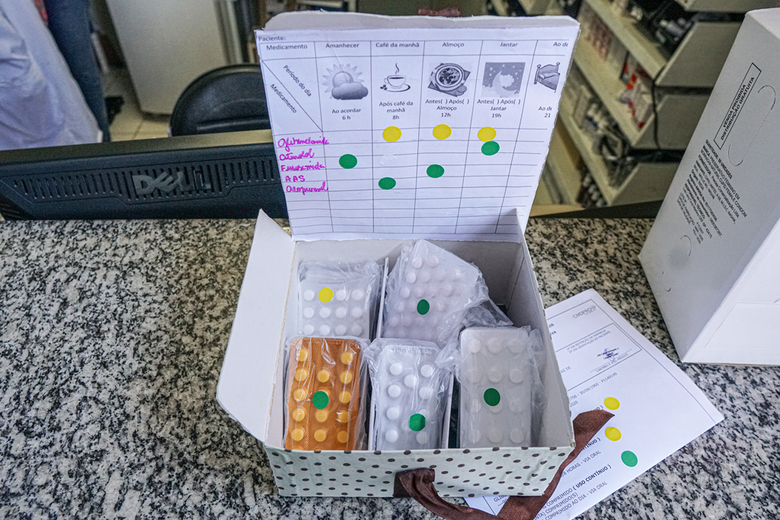 Ferraz cria 'caixa de remédios' para auxiliar pacientes
