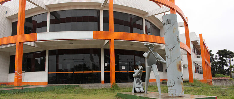 Prefeitura afirmou que, apesar da decisão, procurador ainda não pode voltar ao cargo