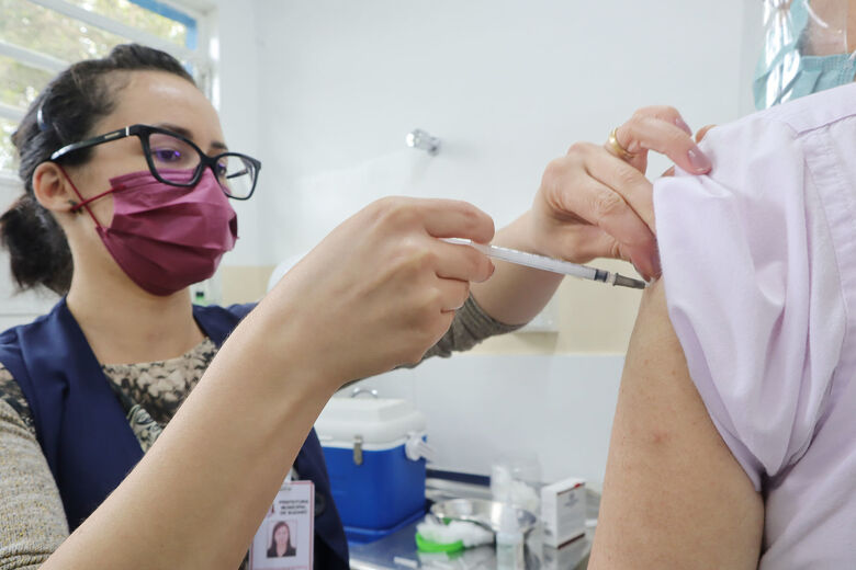 Vacinação contra a Covid-19 segue até quinta-feira em Suzano