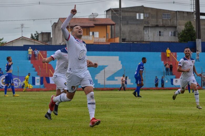 Jorge Mauá marcou os dois gols para o Usac