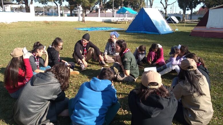 Escotismo reúne crianças e jovens em programa educacional