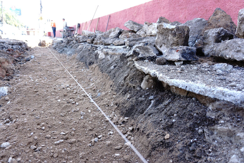 Avenida Brasília passa por revitalização asfáltica