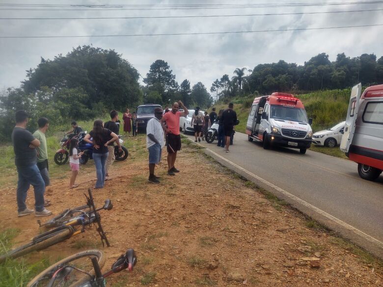 Motorista sem habilitação atropela grupo de ciclistas em Mogi