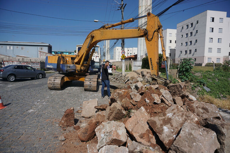 Avenida Paulista passa por intervenções em obras no sistema de drenagem