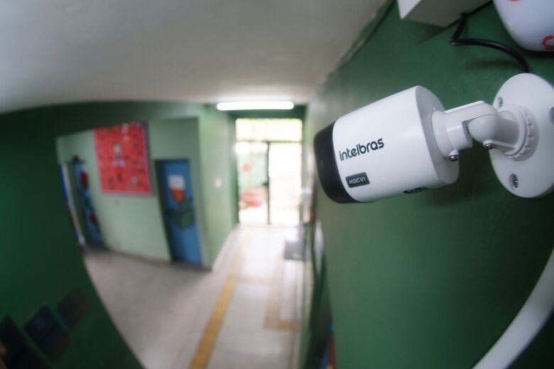 Escolas municipais de Suzano são equipadas com câmeras de monitoramento