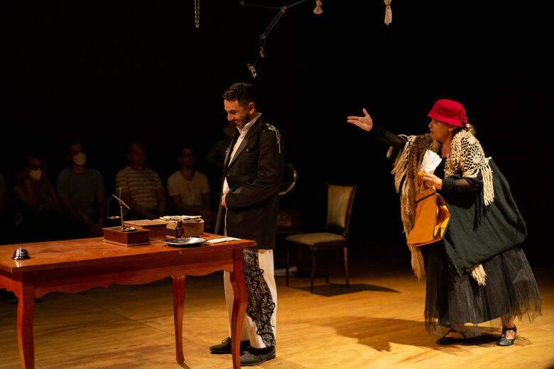 Espetáculo 'A Dócil', inspirado na obra de Dostoiévski, chega a Suzano em apresentação única e gratuita