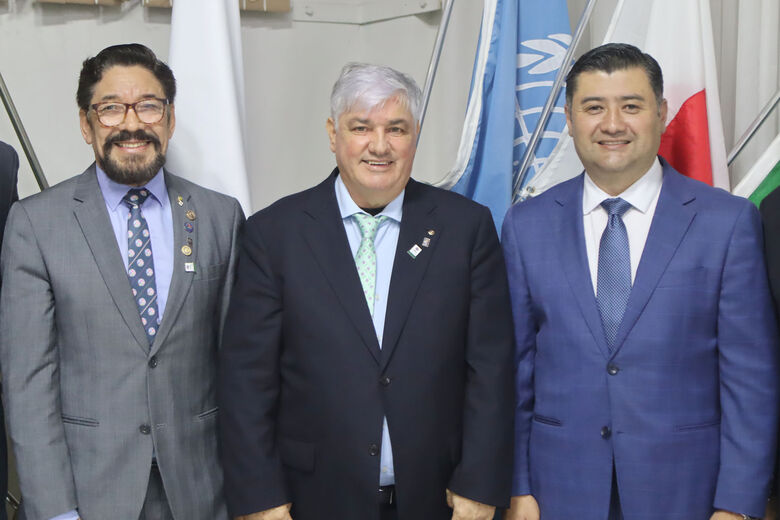 Rodrigo Ashiuchi prestigia posse do Rotary