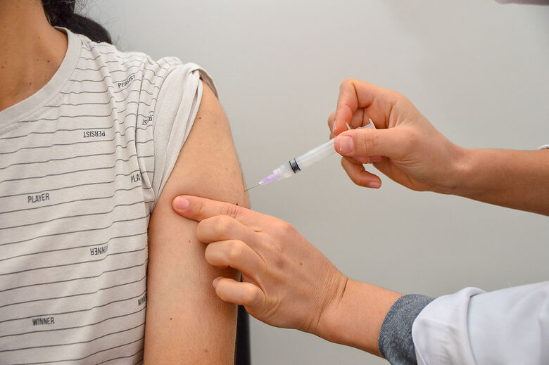 Saúde de Suzano promove mutirão de vacinação contra gripe e Covid