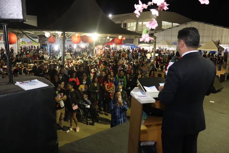 Rodrigo Ashiuchi prestigia abertura dos festejos