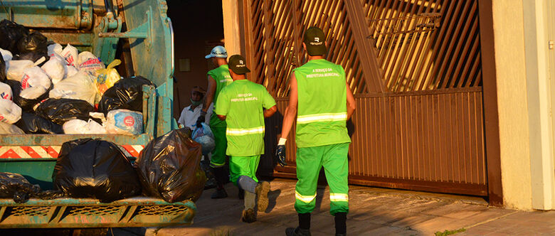 Lixo recolhido alcança 280 toneladas por dia, segundo a Prefeitura