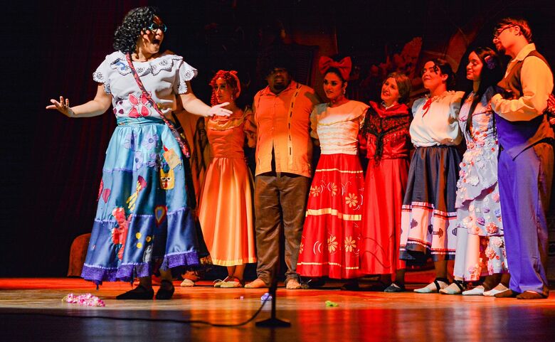 Suzano recebe espetáculo ‘Encanto A Família Madrigal’