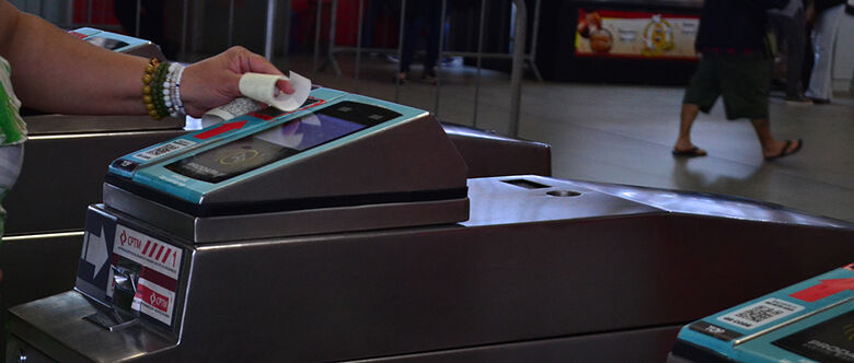 Passageiros de Suzano relatam dificuldade em fazer a leitura nas catracas