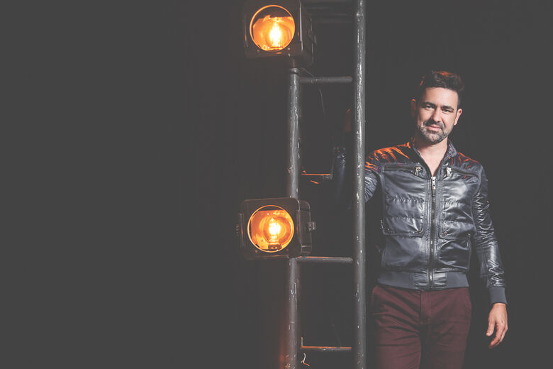 Mateus Sartori se apresenta em Suzano nesta sexta-feira