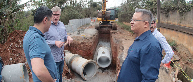 Ashiuchi vistoriou obras contemplando serviços executados em estradas