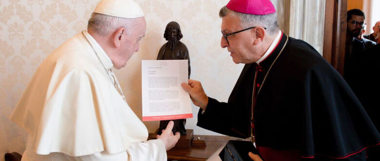 Bispo fez a entrega de carta ao papa durante visita ao Vaticano