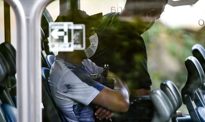 Uso de máscaras no transporte público deixa de ser obrigatório