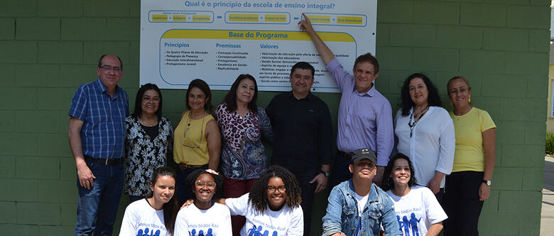 Secretário estadual Hubert Alquéres anunciou a integração da Escola Estadual Professor Geraldo Justiniano ao Programa de Ensino Integral (PEI) de 2023. É a 9ª escola do projeto