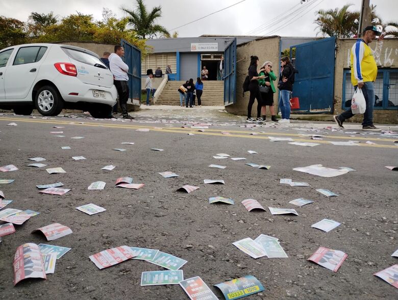 Suzanenses enfrentam fila para votar na parte da manhã