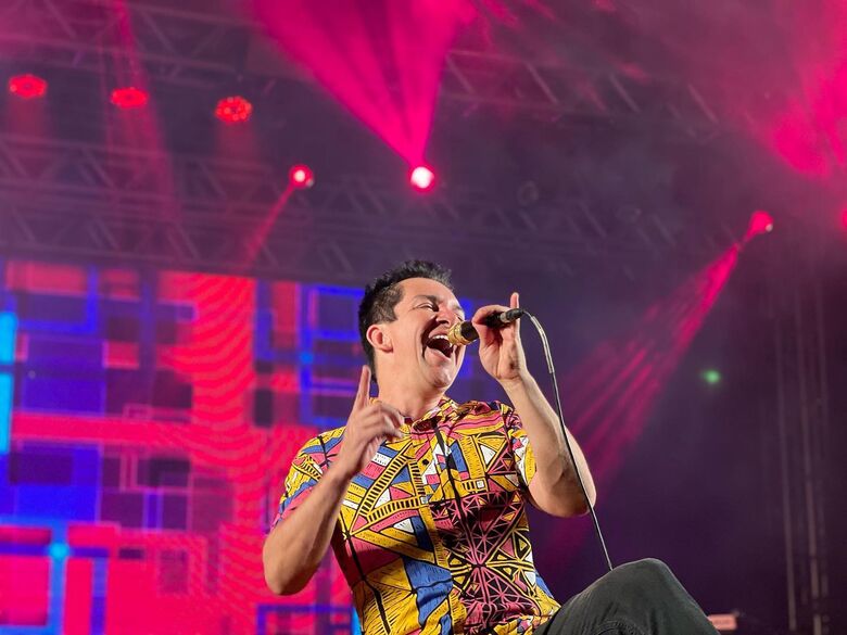 Régis Danese abre 1º dia da Festa Nordestina de Ferraz