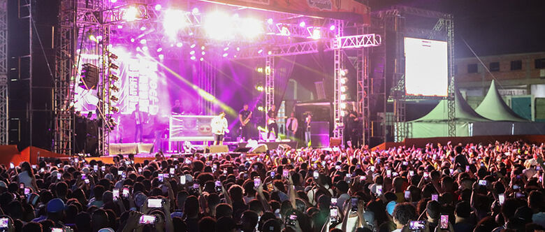 Barões da Pisadinha encerram Festa Nordestina em Ferraz