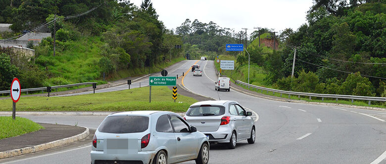 Movimento tranquilo na segunda-feira (14), véspera do Feriado da Proclamação da República no sentido litoral