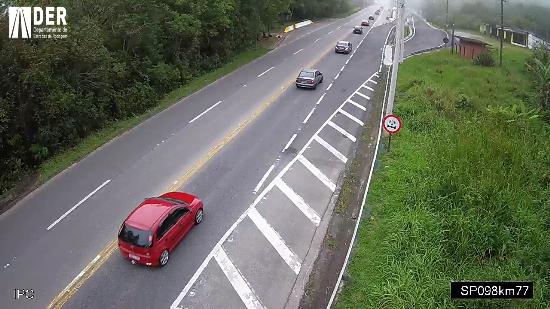 Mogi-Bertioga registra fluxo de veículos alto, mas sem lentidão