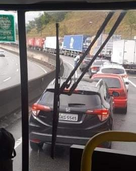 Rodovia Mogi-Dutra também ficou paralisada nesta terça-feira (01º)