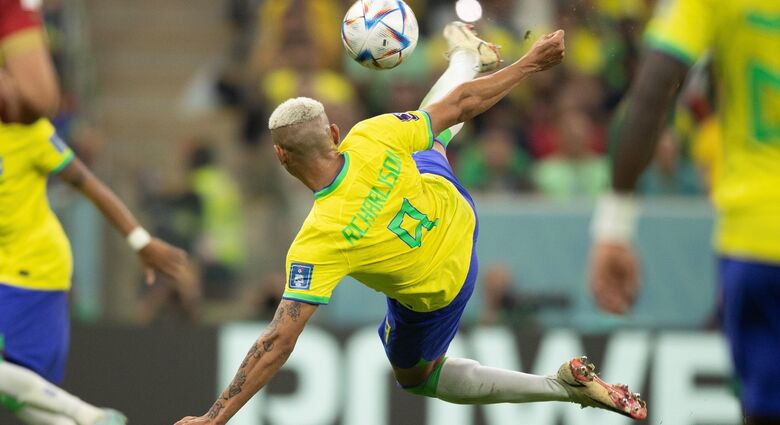 Lance do segundo gol do Brasil, de Richarlison, de voleio