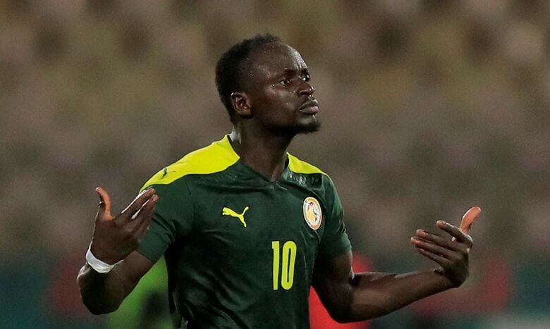 Principal jogador do Senegal machucou a perna direita
