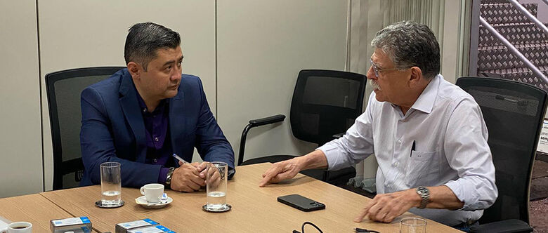 Ashiuchi se reuniu nesta terça-feira (6/12) com o diretor Metropolitano da Sabesp, Ricardo Borsari